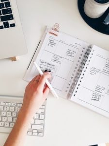 Plan and organize your tasks to balance blogging with 9-to-5 job