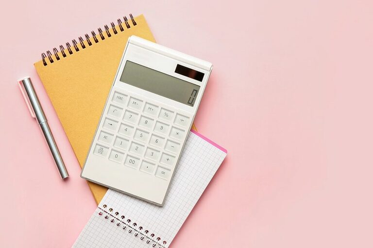 Commission Pricing Mistakes Artists Must Avoid in 2025