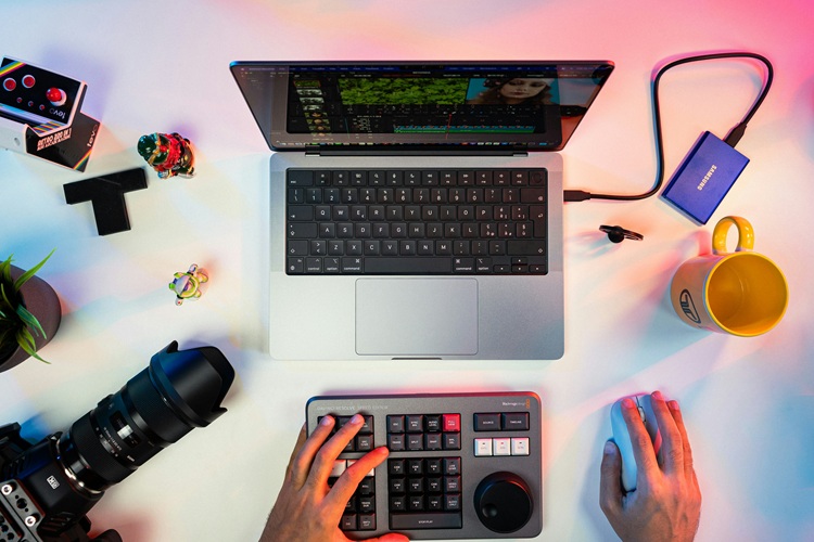 Person working on a laptop at home creating a creative business plan, exploring profitable online creative business and online side hustle ideas.